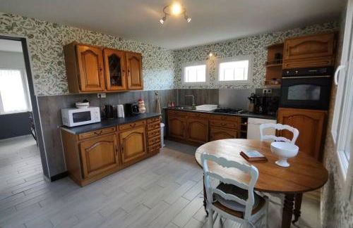 Le Gîte des 4 Saisons Maison de vacances avec parking et jardin - Foto 10