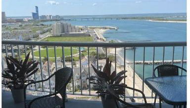 Serenity Escapes Waterfront Atlantic City Condo with Balcony & Free Parking - Foto 3