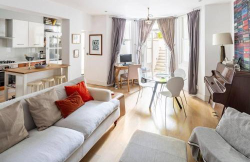 Super Kensington apt sleeps 2 to 4 with free WiFi - Foto 2