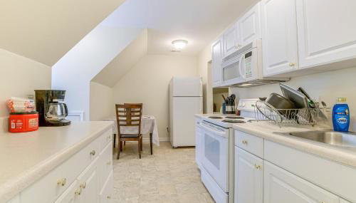 Hike, Golf and Boat Wake Forest Home with Yard - Foto 4