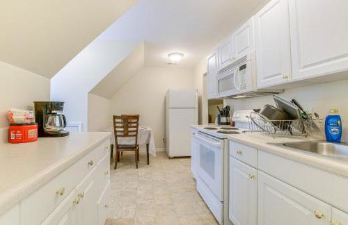 Hike, Golf and Boat Wake Forest Home with Yard - Foto 4