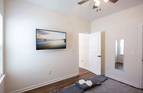 4 Min to Downtown - En-Suite Bath - Washer and Dryer - Foto 34