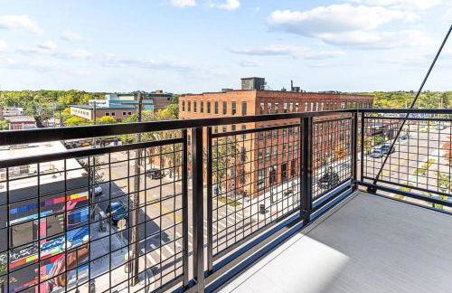 Downtown Ann Arbor 2 King Bed Balcony Apartment - Foto 1