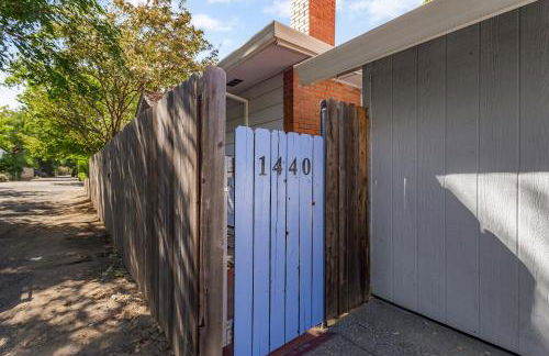 Guest House, Accessible to Downtown, & Fast WiFi! - Foto 17