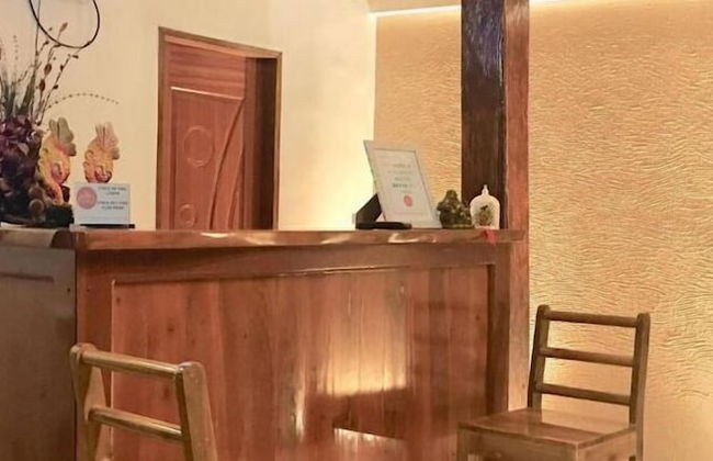 Rona's Townhouses - Photo 2