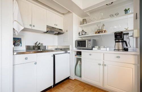 Glen Arbor Riverfront Retreat Steps to Beach! - Foto 8