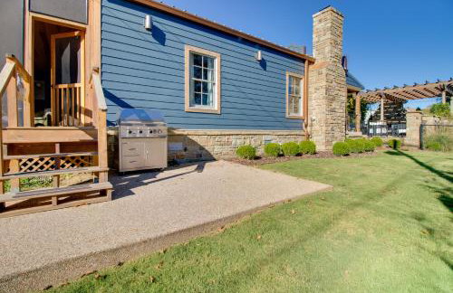 Walk to White River Cozy Escape with Screened Porch - Foto 20