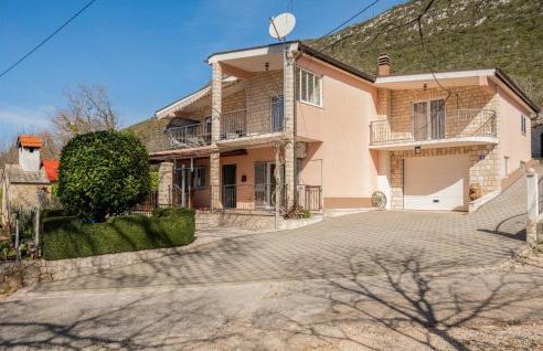 Amazing Home In Vrgorac With Wifi - Photo 9