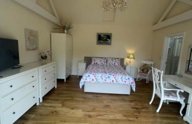 The Annexe Barnfield Farm 2 King Bed - Photo 13