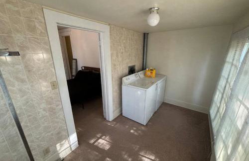 2nd Floor suite, close to ISU, Mill, & downtown - Foto 41