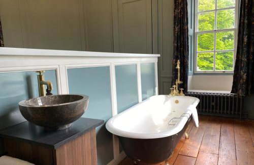 South Lodge with Hot Tub - Foto 10