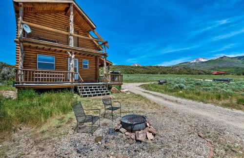 Cabin with Fire Pit, Views and BBQ 18 Mi to Moab! - Foto 1