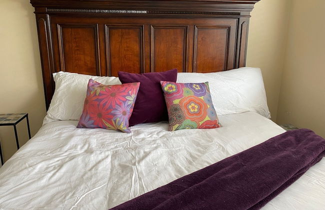 Longer Stay for Travelers Blocks from Hospital and Downtown Security Gates - Foto 8