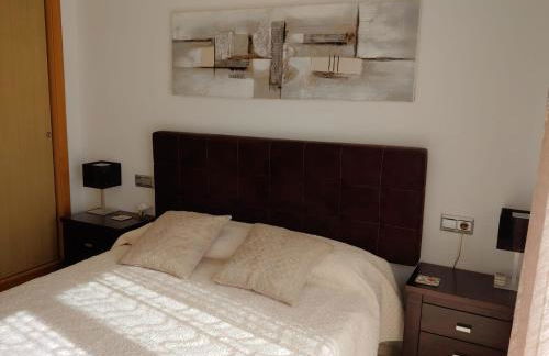 Three-bedroom holiday villa with magnificent pool next to the sea and golf courses - Photo 18