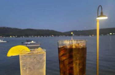 Rustic Chic Alabama Cabin w Loft Fire Pit Pet Friendly Fenced Yard Lake Guntersville - Lucky Lodge - Foto 73