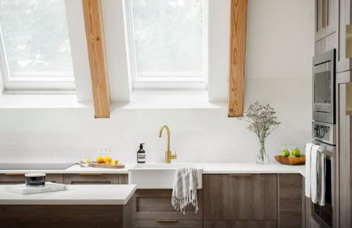 Luxury 5BR A frame w Heated Pool, Walk to Beach - Foto 12