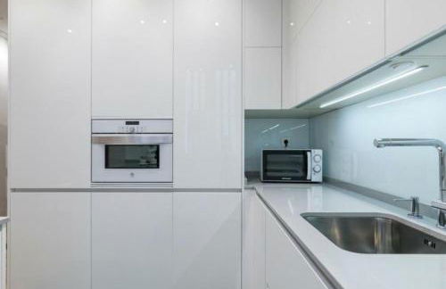 Amplio y Confortable en el Casco Viejo con Parking Privado - Foto 3