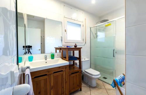 Villa Familiar c/Piscina + Wifi y Parking Gratis by Sunset Rentals (Bonmont) - Foto 28