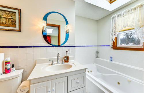 Spacious Yard with Gazebo Charming Windsor Retreat - Foto 19