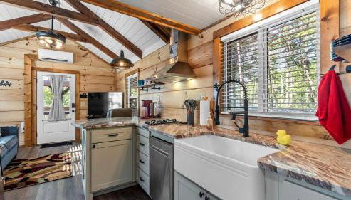 Peaceful Mountain Tiny Home with Breathtaking Valley Views & Fireplace Near Lookout Mountain, Menlo GA - Foto 2