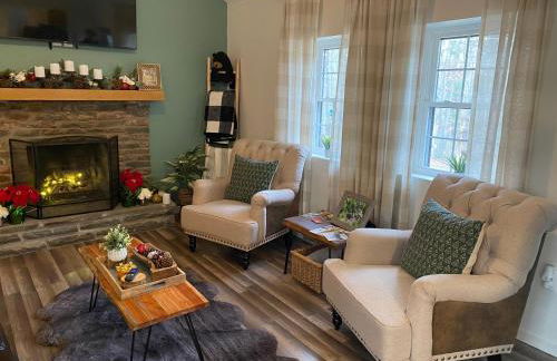 Peaceful Seasonal Wooded Cottage close to everything - Foto 8