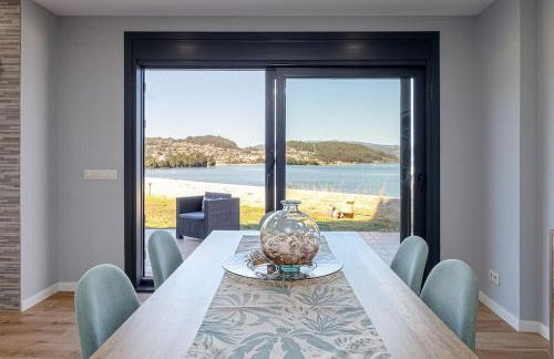 Casa nueva con piscina y vistas al mar - Foto 24