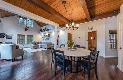 Creekside Cabin - Pup-Friendly with AC - Foto 16