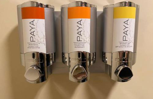 Stonegate Lodge 2 Queen Beds WIFI 50in Roku TV Salt Water Pool Room #105 - Photo 17