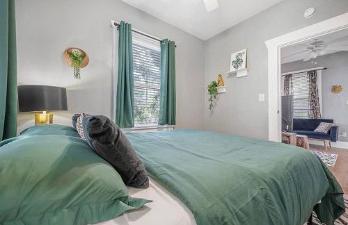 Jungle Themed Apt. Close to Coffee, Food + Shops! - Foto 15