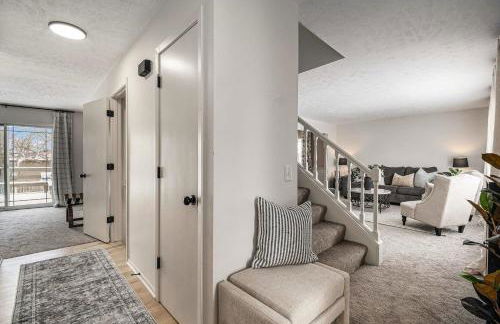 Central Family Oasis with Hot Tub & Fenced Yard - Foto 11