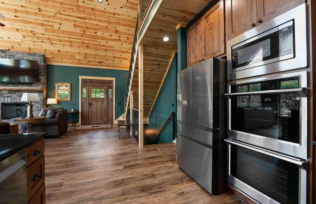 Black Bear Lodge by Avantstay Lakefront Dock Pool Theater Sleeps 20 - Foto 26