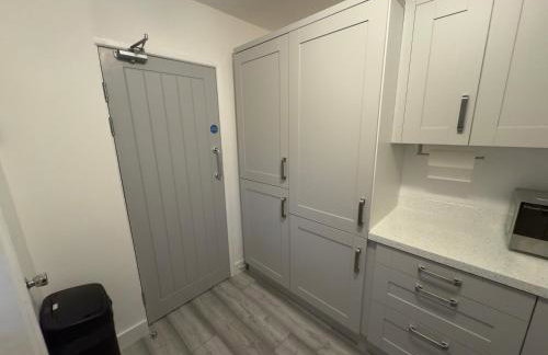 Stylish 2BR, Fast Wifi with balcony - Photo 19