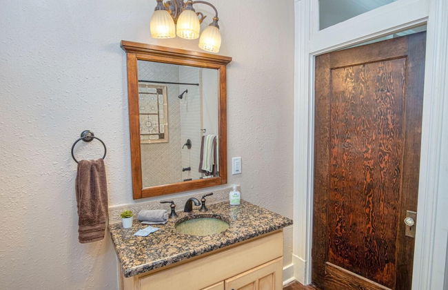 Beautiful Craftmans 4BR 2 5BA Home Near Downtown - Foto 25