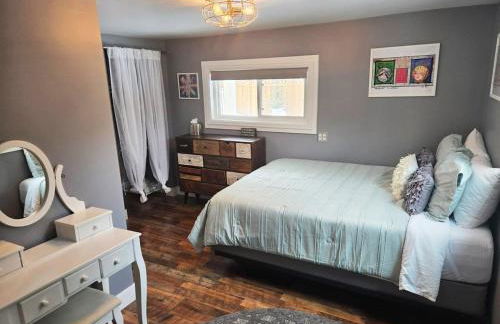 Victorian Dream! Charming Mountain View Home by Downtown - Foto 15