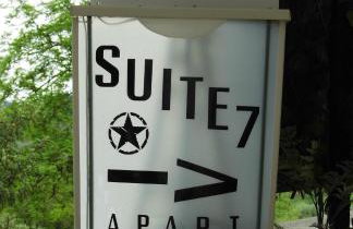 Suite 7 &Home Restaurant - Photo 1
