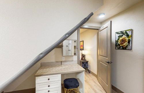 Easy Commuting! Renovated Greeley Apartment - Photo 12