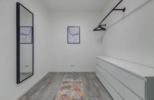 Zentrale Design Wohnung in Ufernähe - 105 qm - Parkplatz - Küche - Netflix - Foto 9