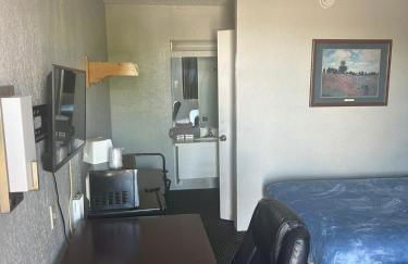 Double Bed Hotel Room 327 - Photo 5