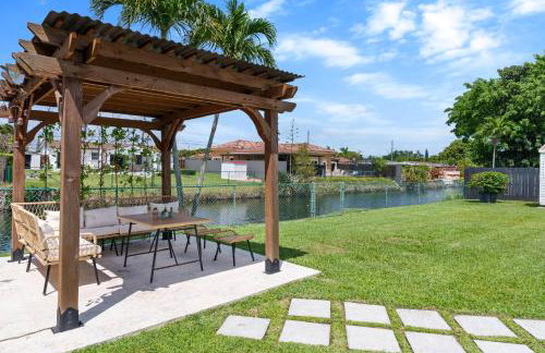 Casa Cabos - Fun in Miami - Pool BBQ - Fit 10 - Photo 15