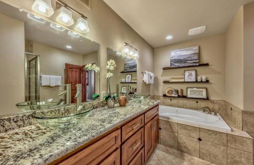 Tahoe Woods 101 at Stateline - Walk to Lake - Foto 9