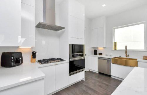 The Suite Spot! Downtown Skyline Views! Sleeps 12 - Foto 53