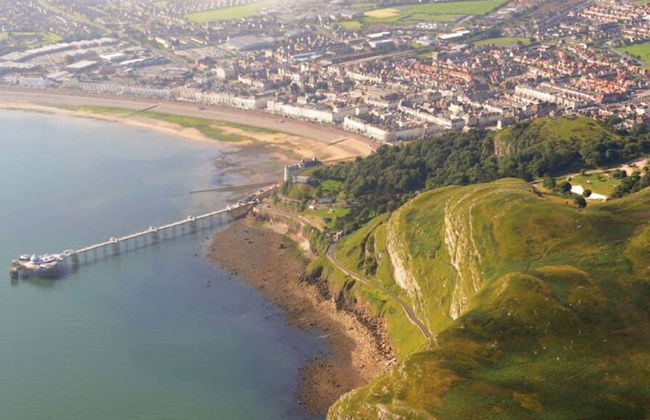 The Lower Gathering - Wrexham Town Centre - Sleeps Up To 10 - Photo 19