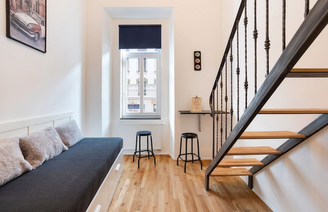 Rhino Studios - Photo 18