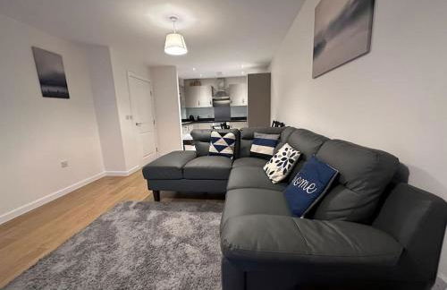 Modern 2 bed 2 bath Flat Close to Train station - Foto 3