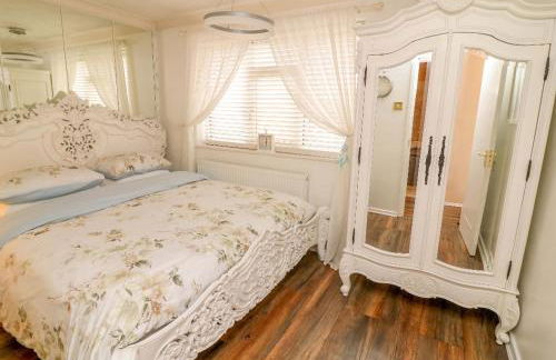 Ivys End Boutique Chic Manor Cottage Elegant & Sophisticated Retreat in Loughborough offering 3bedrooms - Foto 24