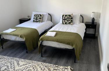 7 Royal Oak Brentwood - 2 Bed - Free Secure Parking - Contractor Stays - Long Stays - Foto 7