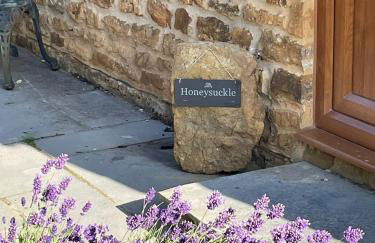 Honeysuckle Cottage - Hillside Holiday Cottages, Cotswolds - Foto 1