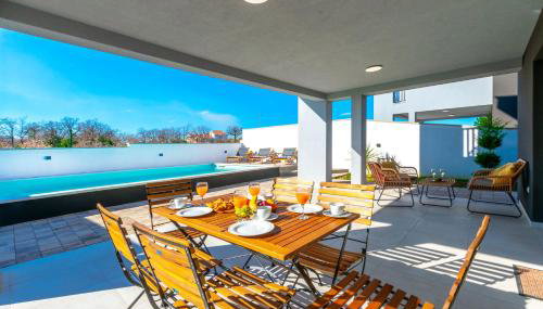 Modern Casa di Lucija with heated pool, near Airport, own parking - Foto 4, sunbed