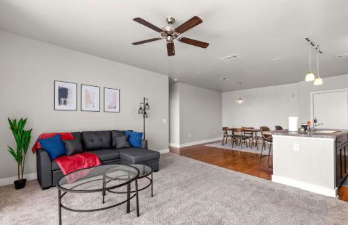 The Selena: Riverwalk Loft - Foto 1