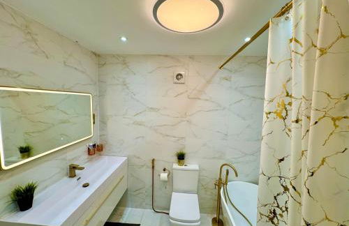 Lux 7 Bedroom residence - Photo 13